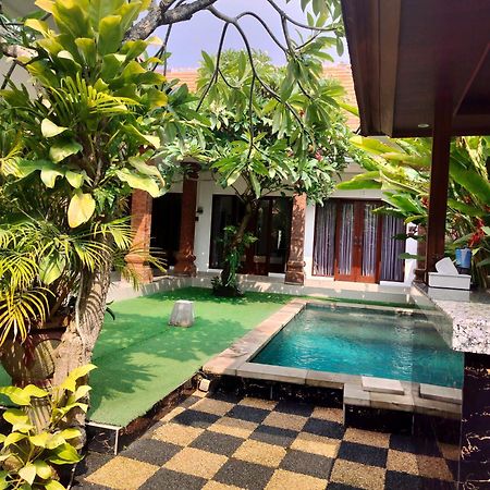 D&D Homestay Pesanggaran Экстерьер фото