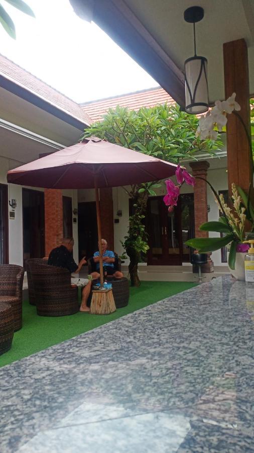 D&D Homestay Pesanggaran Экстерьер фото