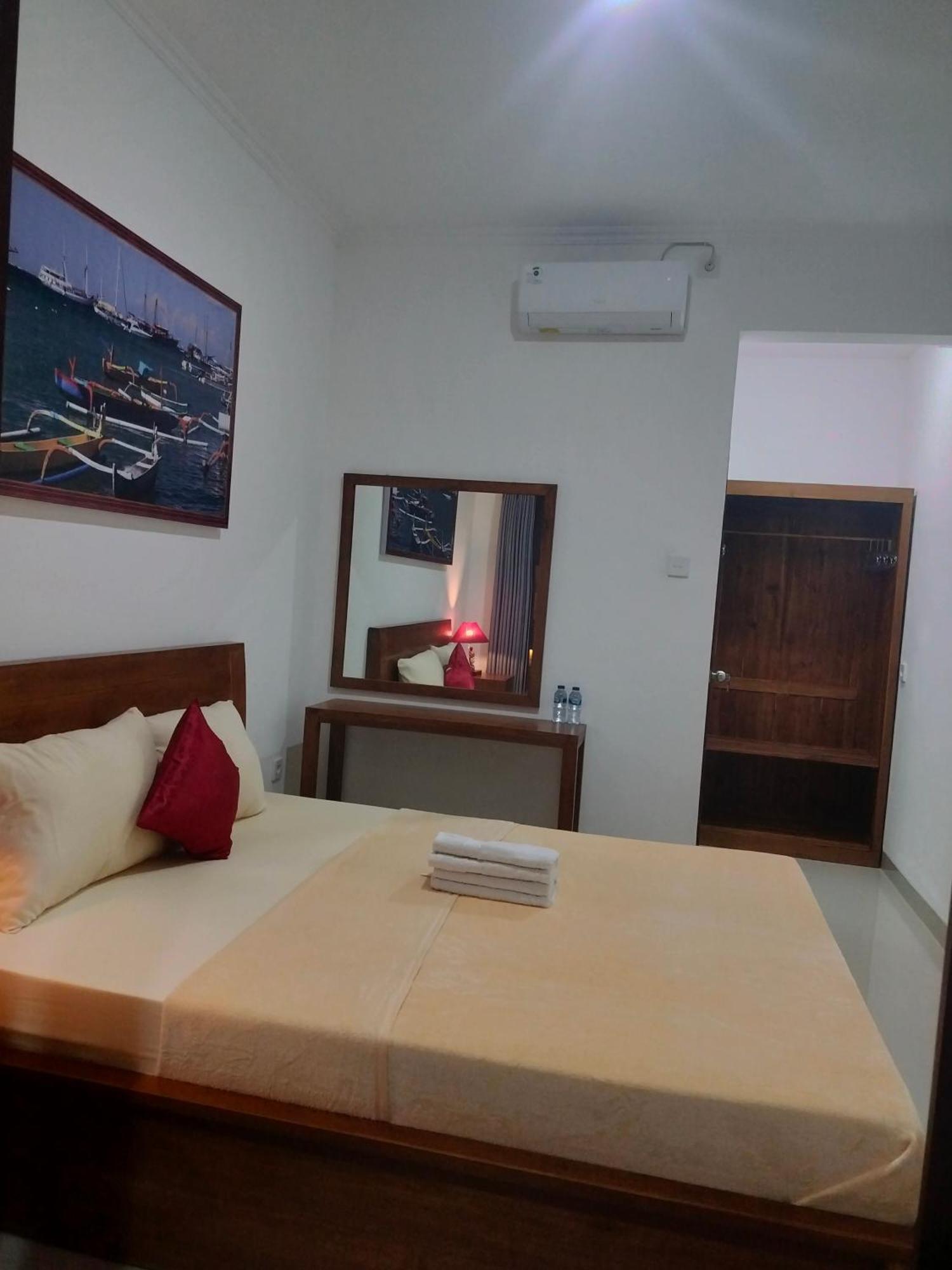 D&D Homestay Pesanggaran Экстерьер фото