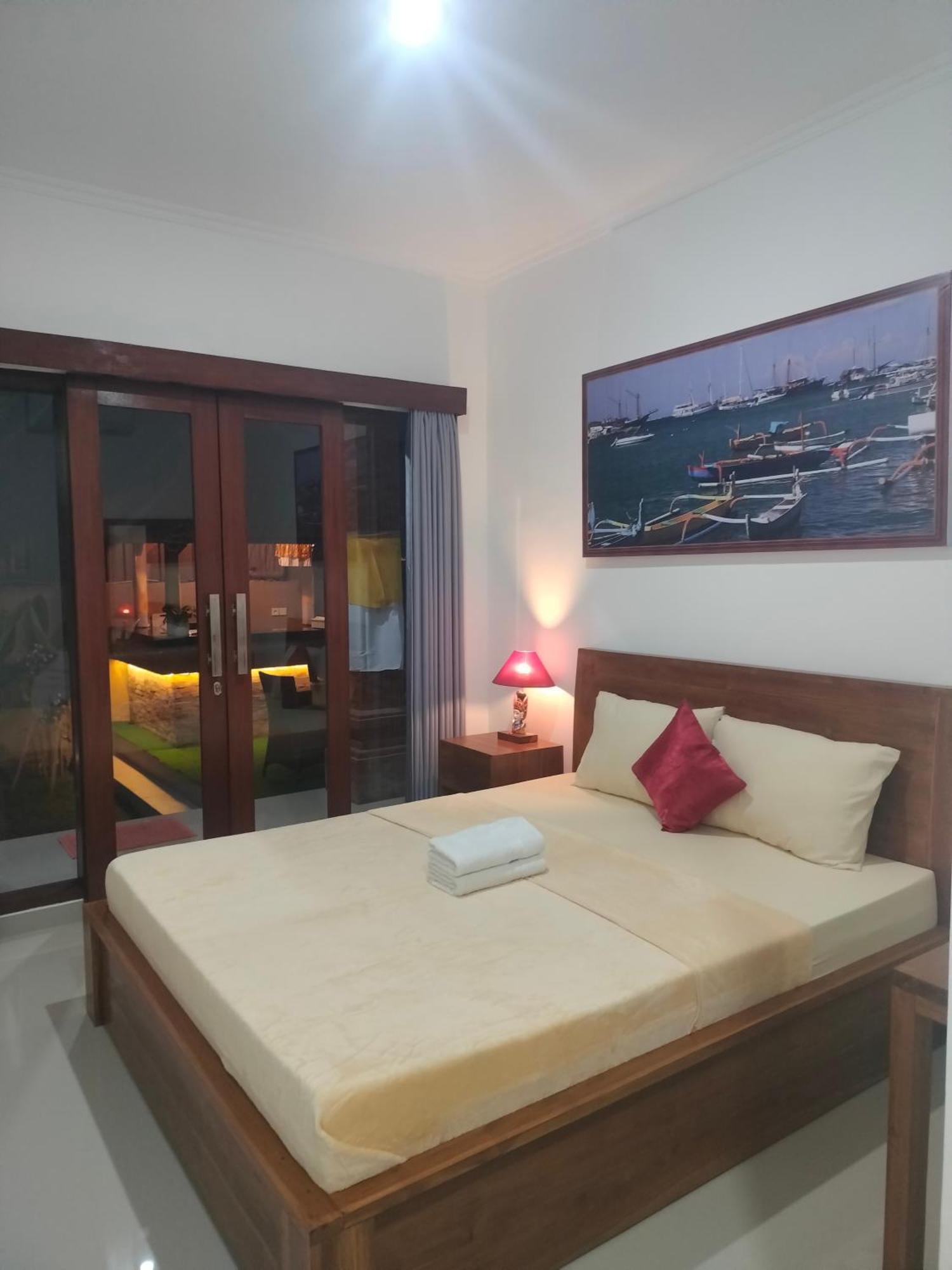 D&D Homestay Pesanggaran Экстерьер фото